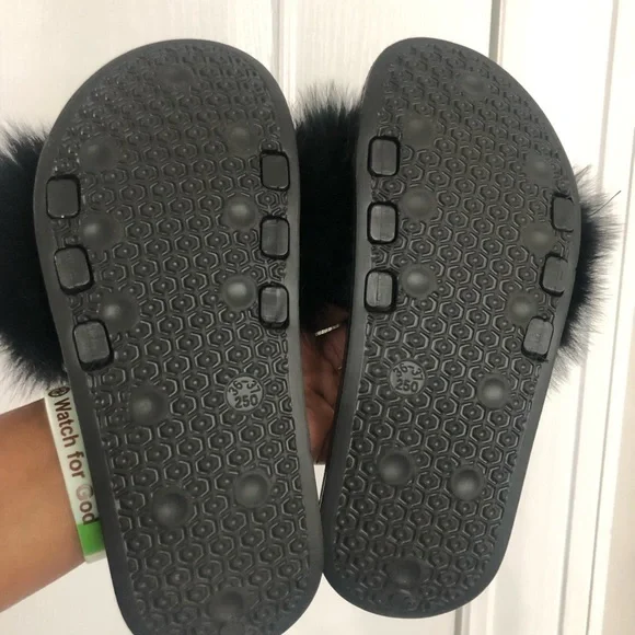 Luxurious Faux Fur Slides Size 36/37 - Picture 2 of 6